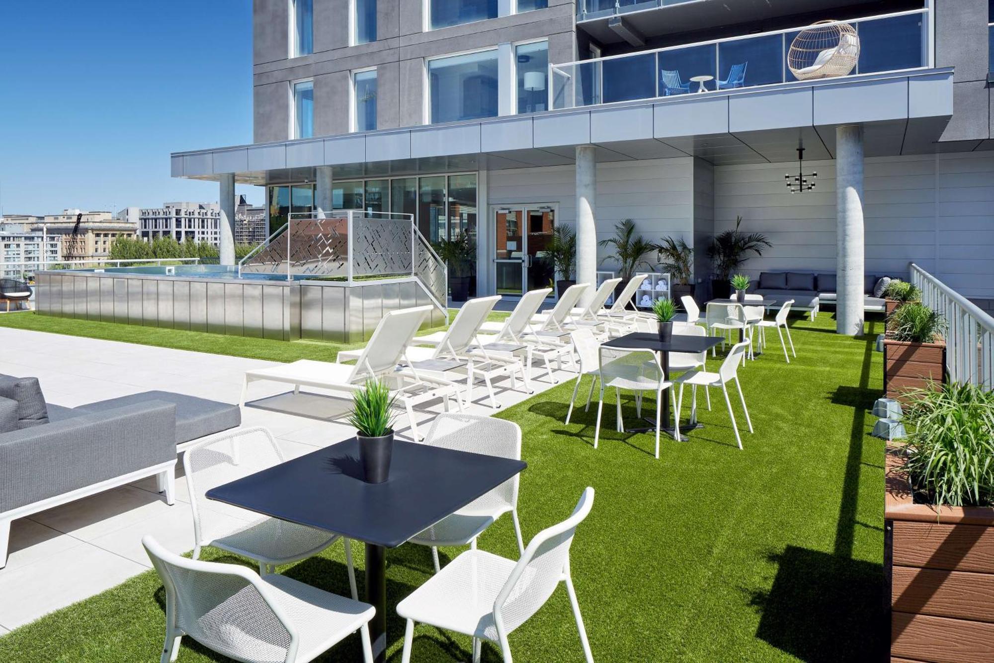 Hampton Inn Montreal Downtown, Qc Exterior foto